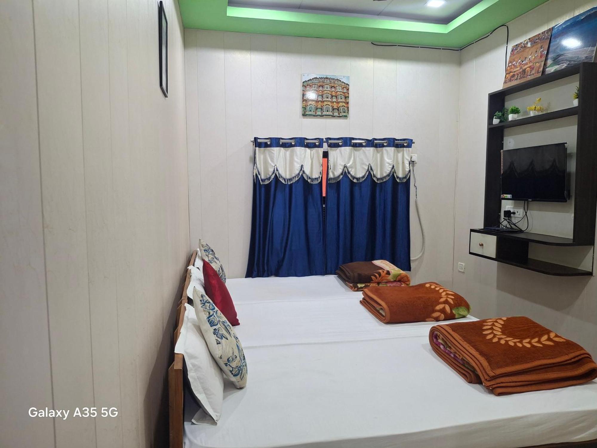 Golden River Homestay, Varanasi